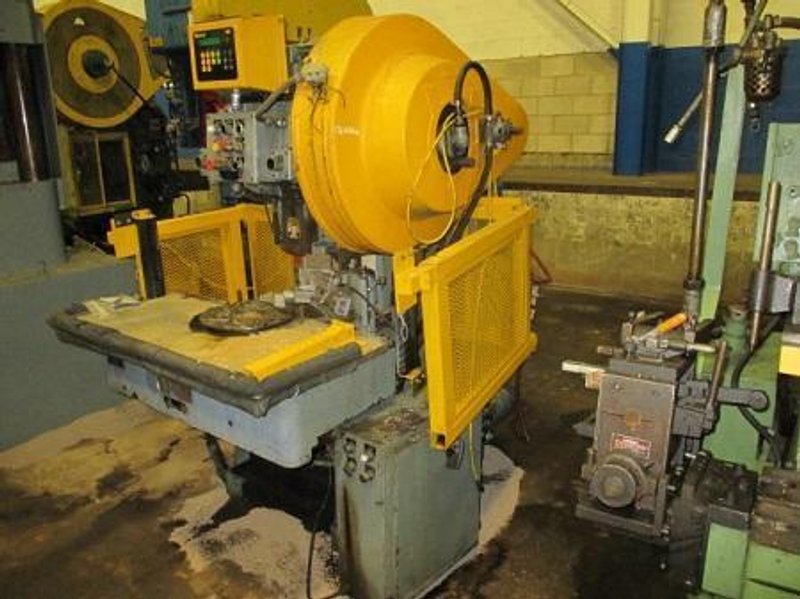 15 TON, V &amp; O MODEL #15 OPEN BACK INCLINABLE SINGLE CRANK PRESS