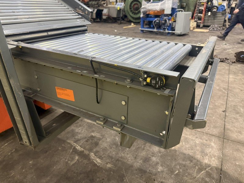 64 FT X 35" ROACH MODEL #TL2 TRUCKLOADER TWO-STAGE POWERED TELESCOPING ROLLER CONVEYOR: YOBRO #25707