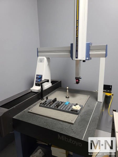 Mitutoyo Crysta-Plus M574 CMM