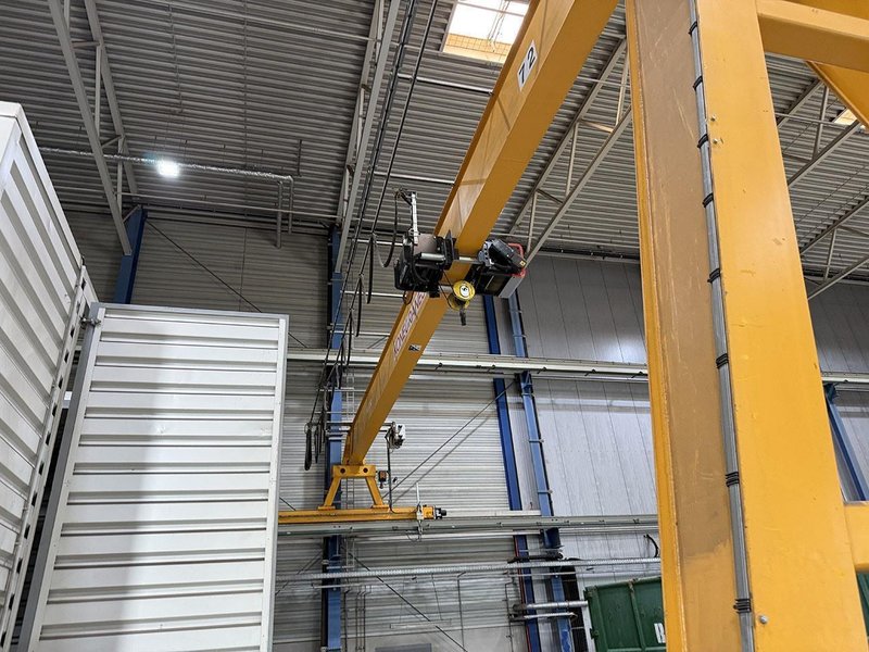 Konecranes - Semi-goliath 5 ton x 15 030 mm