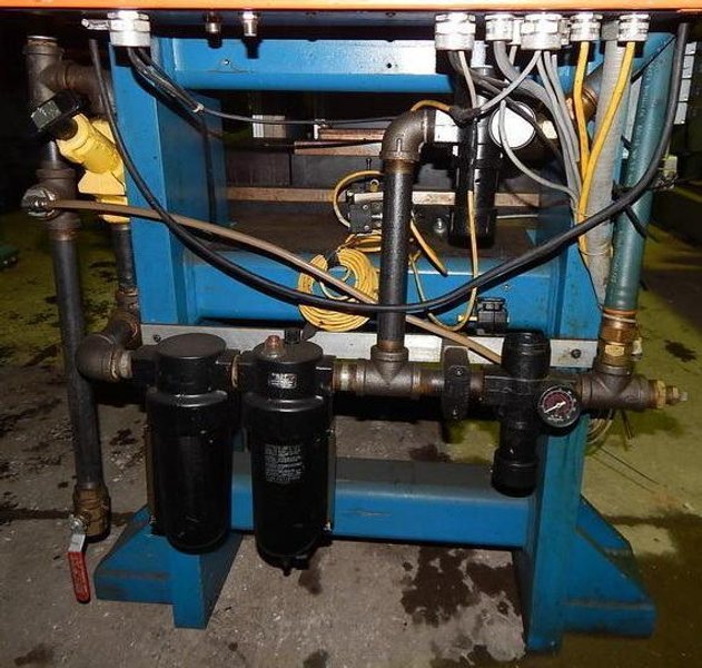 34 Ton FARGER &amp; JOOSTEN MULTIPOWER Air/Oil Press