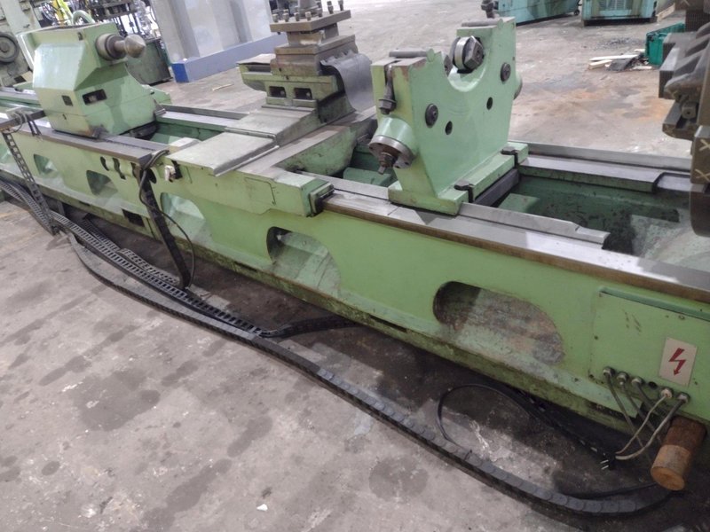 42" X 288" TOS CELAKOVICE MODEL #SU100 ENGINE LATHE WITH 4-1/8" HOLE AND METRIC THREADING: STOCK 15151