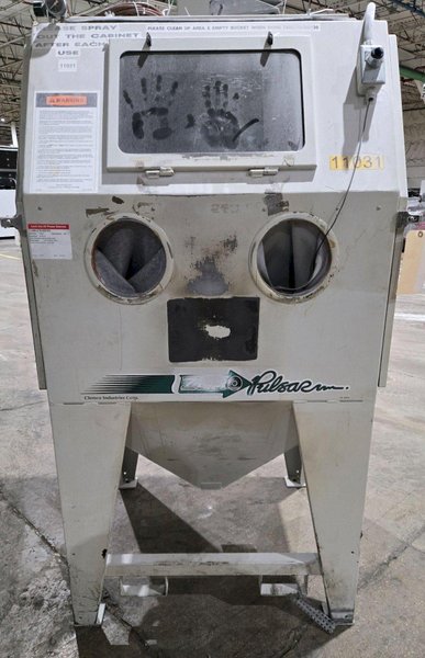 CLEMCO PULSAR PRESSURE BLAST CABINET 600 CFM USED