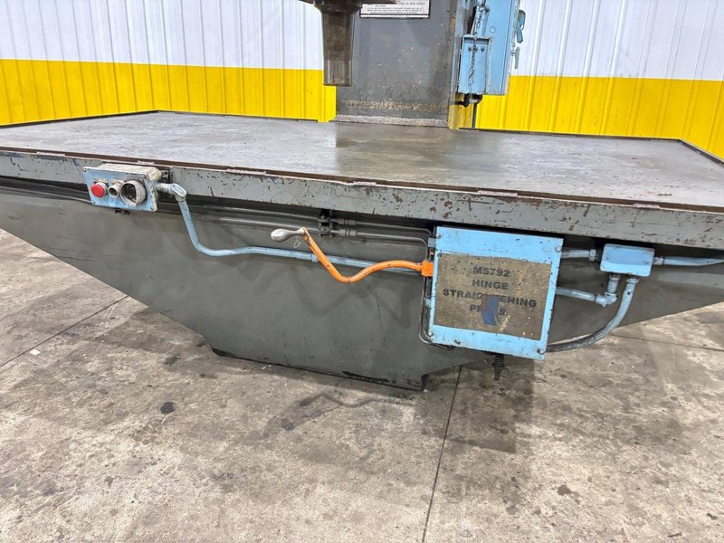 150 TON WILLIAMS &amp; WHITE HYDRAULIC C-FRAME STRAIGHTENING PRESS 24" STROKE: YOBRO #24086