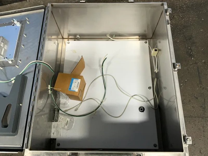 Hoffman, Allen-bradley Control Panel Box With Panelview 1250  - Panelview Plus 1250