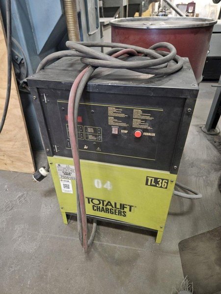 3,700 LB MITSUBISHI FB20NT-AC ELECTRIC FORKLIFT W/ CHARGER. STOCK # 0670325.