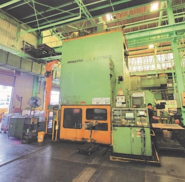 500 Ton Komatsu Transfer Press, Model E2T500-38M, 19" STR, 33" Die Height, 6" ADJ, 81" x 55" BA, 10-30 SPM Vari, 4 Stage Trans, Cushions