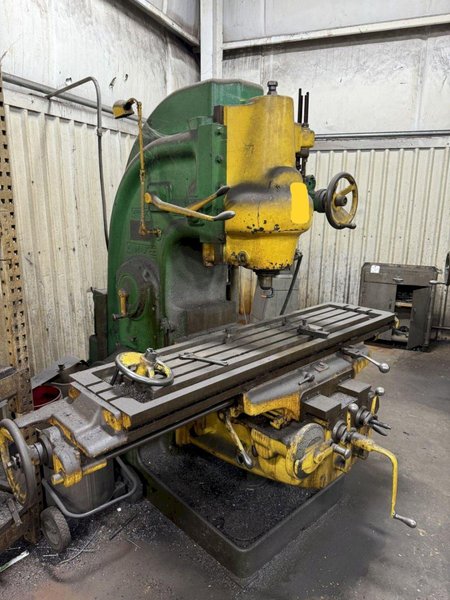 MILWAUKEE MODEL K NO. 3 VERTICAL MILLING MACHINE. STOCK # 1113824.