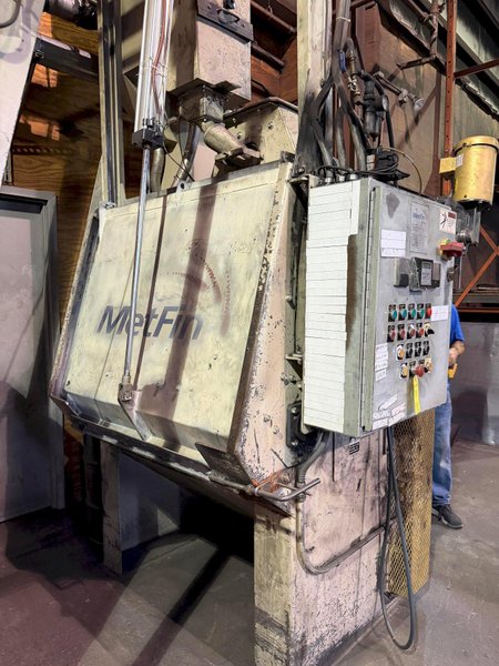 5 CU FT METFIN STEEL BELT ROTARY TUMBLE SHOT BLAST MACHINE w/ LOADER HOPPER: YOBRO #26451