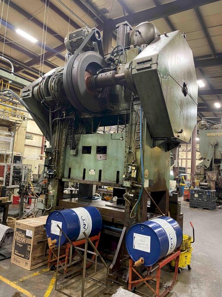 250 Ton Federal S2-250-72-48 Straight Side Press, 12" STR, 18" Die Space, 10" ADJ, 72" x 52 BA, 35 SPM