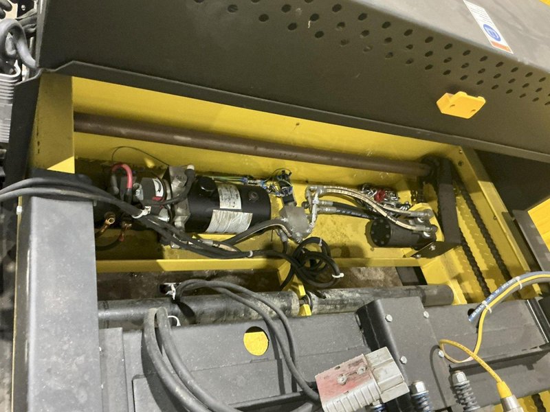 36V x 5,000 LBS MTC MODEL ABP-40SD-49 SIDE MOUNT ATTACH-A-PULLER BATTERY EXTRACTOR: YOBRO #26211