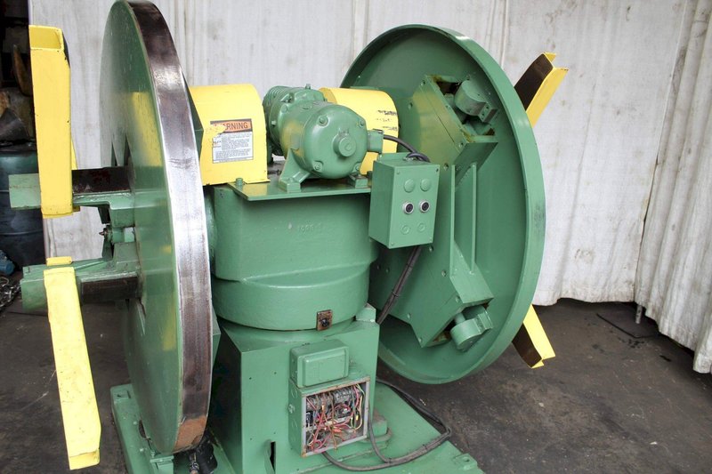 4000 LB x 12" AUTOMATIC FEED DOUBLE END COIL REEL: STOCK #72177