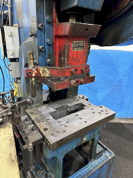19" X 84" LEBLOND MAKINO ENGINE LATHE: STOCK #74768: STOCK #77809