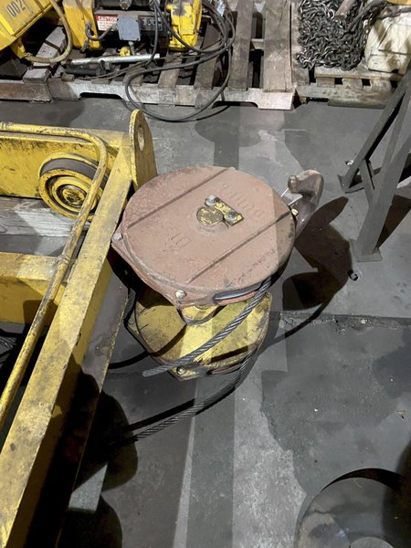 10 TON MUNCK TOP RUNNING TROLLEY HOIST. STOCK #0314722