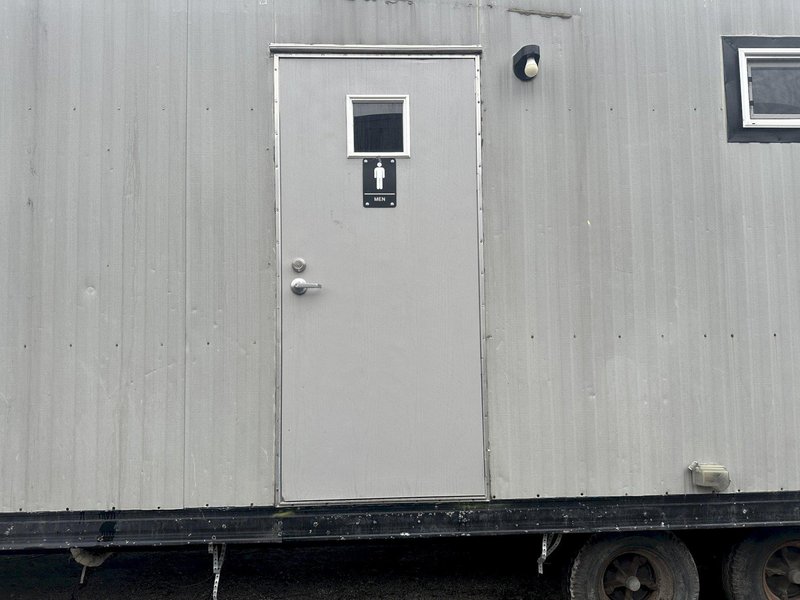 2008 MICHIANA MEN'S &amp; WOMEN'S PORTABLE BATHROOM TRAILER: STOCK #23097