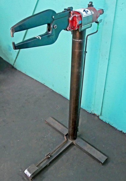 Chicago Pneumatic 9" Compression Riveter, CP-0351