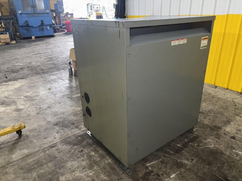 225 KVA SQUARE D 480 <-> 208Y/120 ELECTRICAL 3 PHASE TRANSFORMER: YOBRO #24119