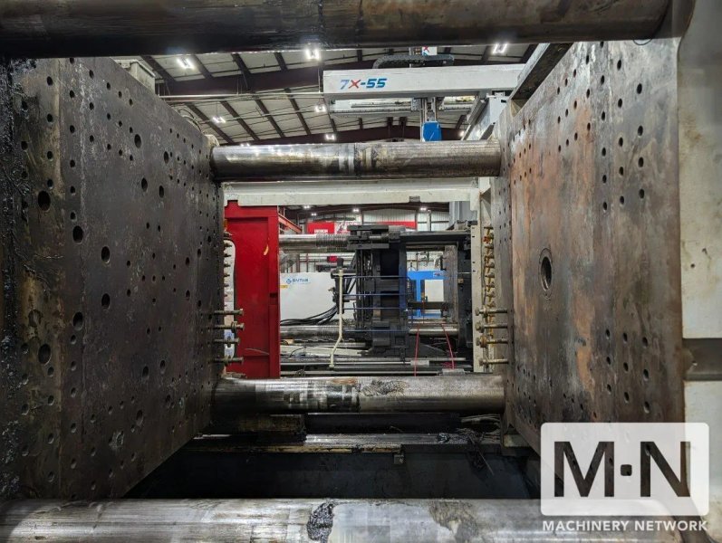 950 TON 232 OZ CINCINNATI MILACRON MODEL MM950 INJECTION MOLDING MACHINE MFG 2013
