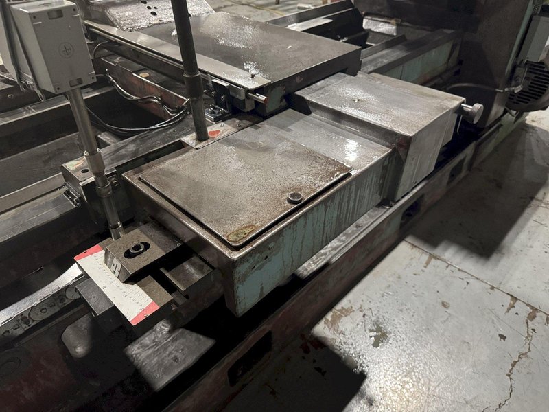 39" x 236" Geminis GE-1000A Gap Bed Engine Lathe
