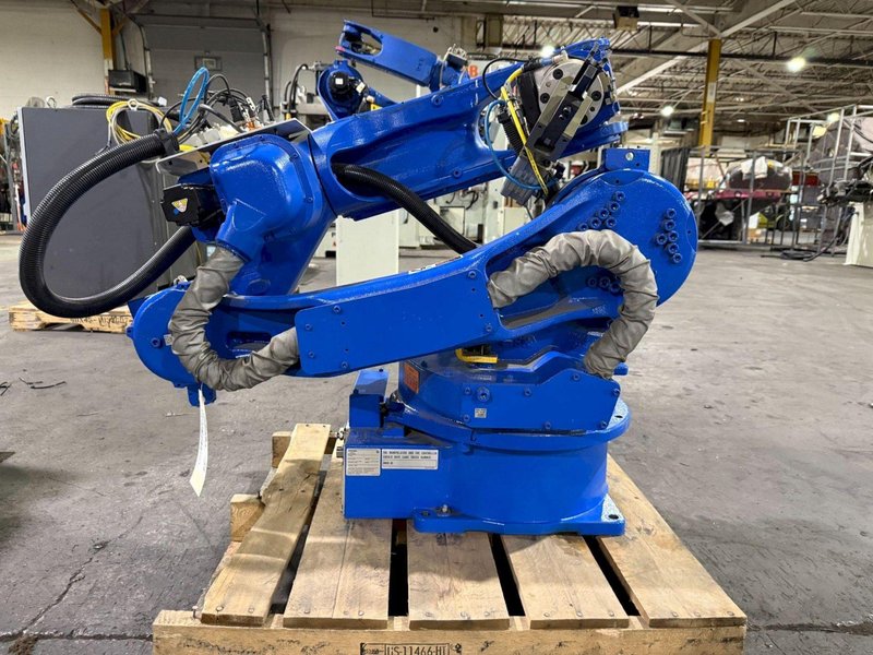 YASKAWA MOTOMAN-MH24 w/ DX200 Controller USED **Missing Teach Pendant**