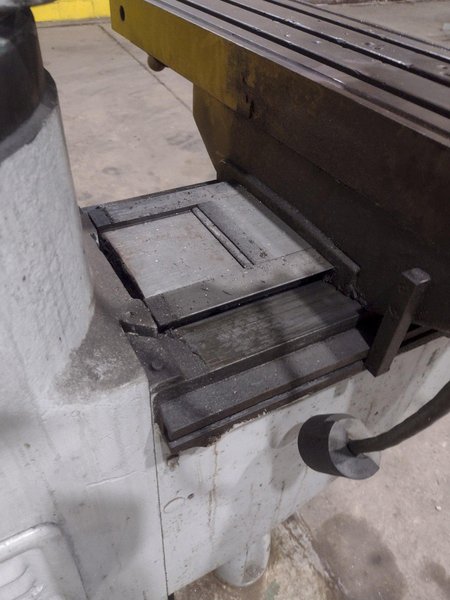 1 HP BRIDGEPORT MODEL J VERTICAL RAM TYPE MILL: STOCK 19390