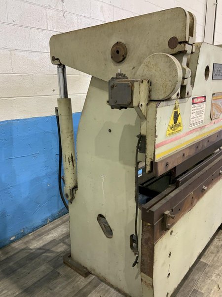 60 TON X 6' ACCURPRESS MODEL #7606 HYDAULIC PRESS BRAKE : STOCK #81068