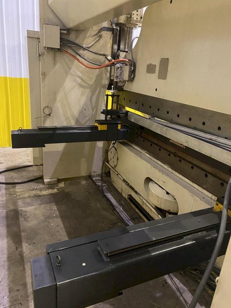 175 TON X 10' CINCINNATI MASTER HYDRAULIC CNC PRESS BRAKE WITH UPGRADED TOUCHSCREEN CONTROLS: STOCK 12997