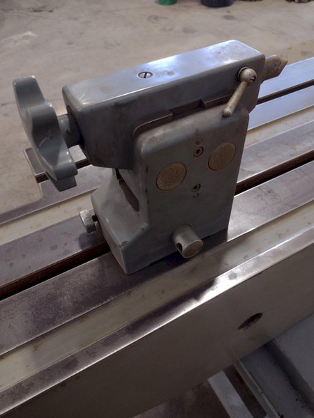 LEITZ OTICAL DIVIDING HEAD WITH TAILSTOCK, BED &amp; STAND: STOCK 17369