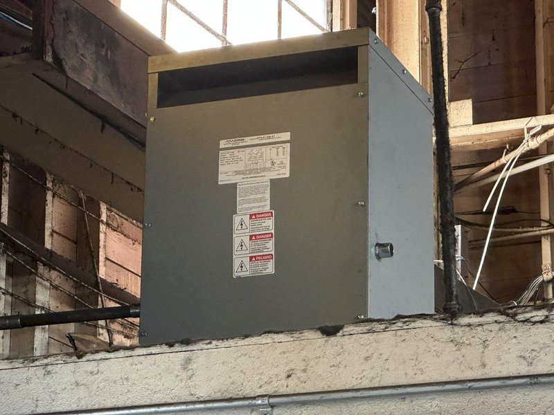 30 KVA POWERTRAN TRANSFORMER, 480 / 240 VOLT: STOCK #23172