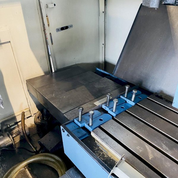 OKK PCV 55 CNC VERTICAL MACHINING CENTER. STOCK # 0633821