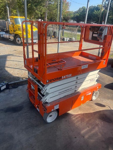 Snorkel S4732E Aerial Lift, 2023