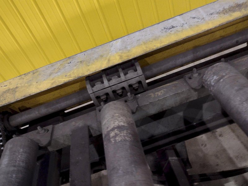 30' LONG POWERED ROLLER CONVEYOR W/ BEAM TRANSFER ARMS: STOCK #20756
