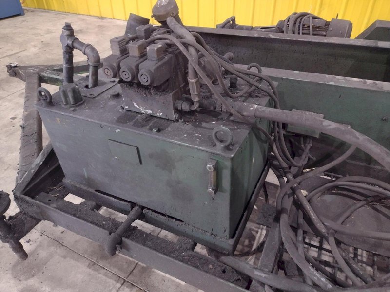 DRILCO PORTABLE HYDRAULIC PIPE STRAIGHTENER PRESS ON TRAILER: STOCK #21894
