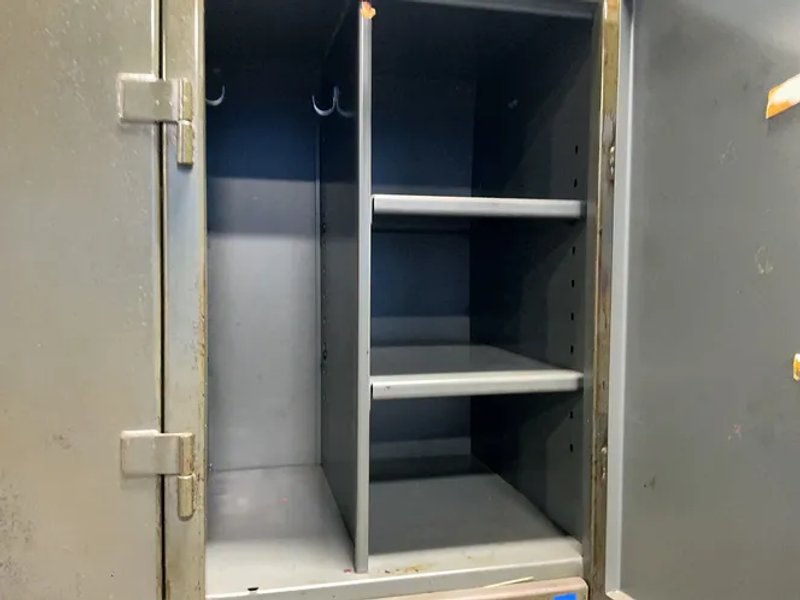 Strong Hold  10 Door Lockers