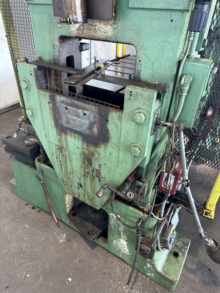 100 TON MINSTER P2-100-48 PIECE MAKER STRAIGHT SIDE HIGH SPEED PRESS. STOCK # 0773225
