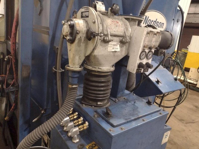 NORDSON POWDER COAT PAINT SYSTEM WITH FEEDER &amp; I-CONTROL. STOCK # 0985226