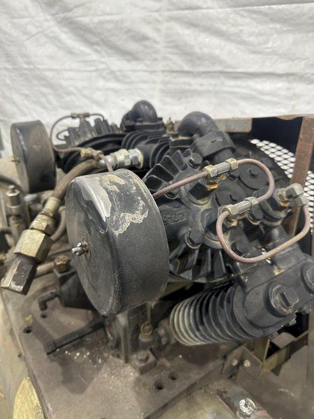 10 HORSEPOWER AIR COMPRESSOR: STOCK #77668