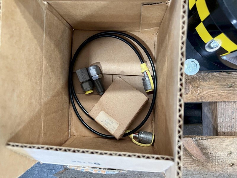 W-TECHNOLOGIES HYDRAULIC SHOCK DAMPENER