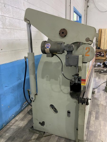 60 TON X 8' ACCURPRESS ADVANTAGE HYDRAULIC PRESS BRAKE: STOCK #81386