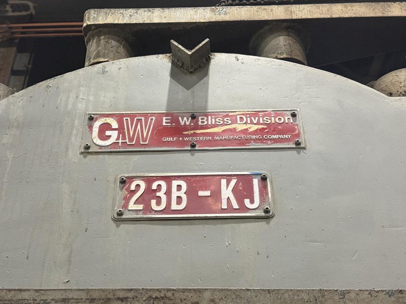 250 TON BLISS MODEL #23B-KJ KNUCKLE JOINT PRESS 2" STROKE: YOBRO #24305