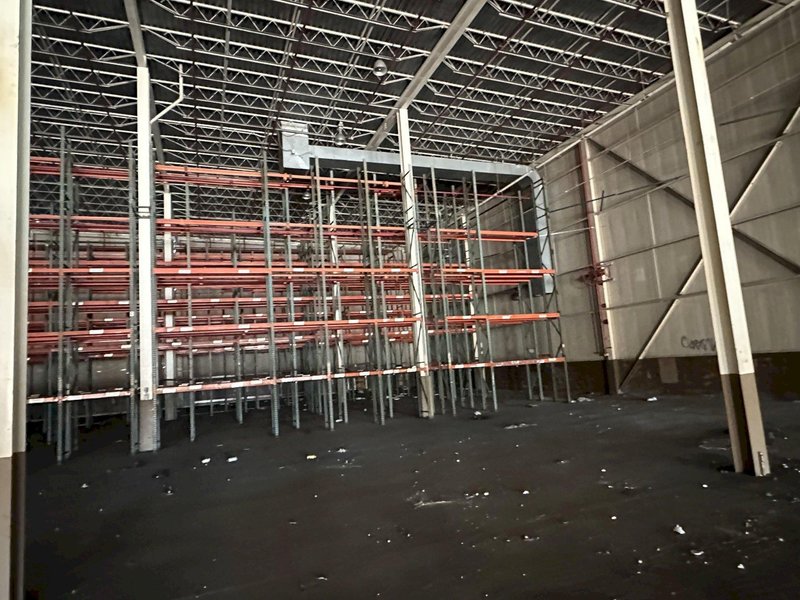 28" DEEP X 20' HIGH PALLET RACKING: CONSISTING OF 131 UPRIGHTS, 339 X 108" BEAMS, 508 X 54" BEAMS: STOCK #20779