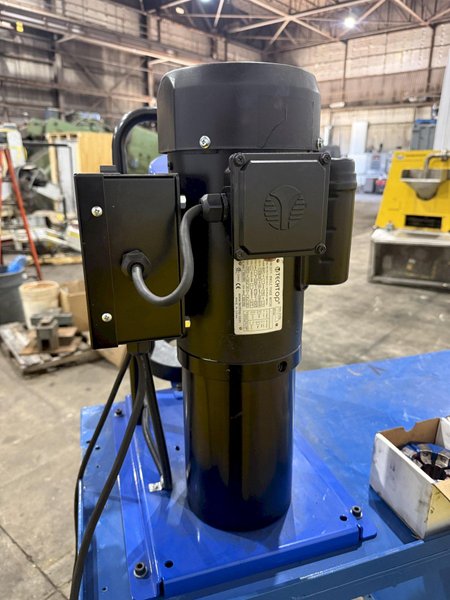 KURT HYDRAULIC HOSE CRIMPER SYSTEM, WITH TOOLING, SAW &amp; WORK BENCH: YOBRO #26220