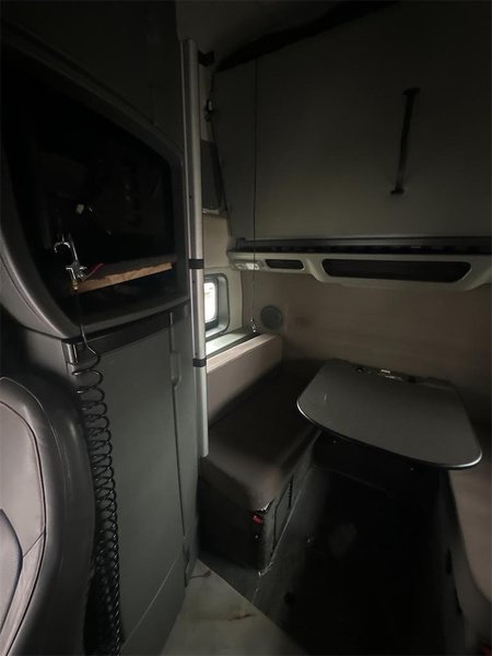 2022 Volvo VNL64T860 4V4NC9EJ2NN303105