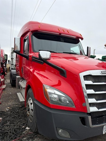 2020 Freightliner Cascadia 1FUJHHDV5LLLC1671