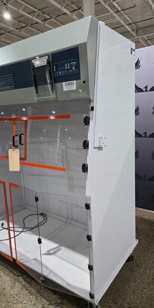 AIRCLEAN SYSTEMS AC6000E Fume Hood USED – See Description