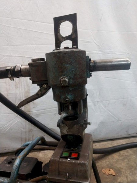 35 TON CLEVELAND PORTABLE HYDRAULIC PUNCH WITH POWER UNIT: STOCK #12521