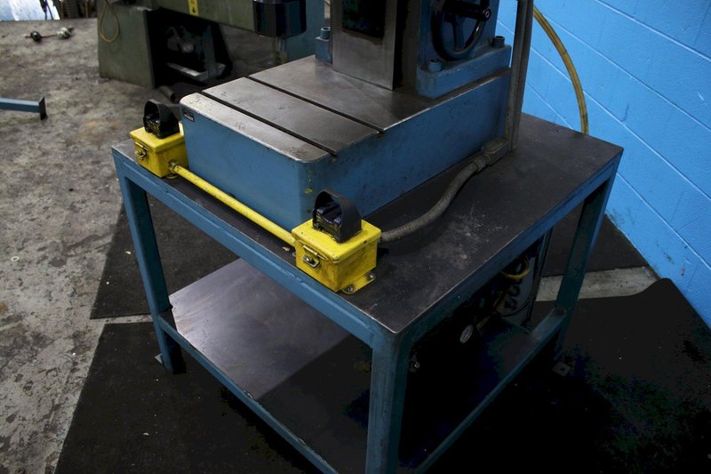 VSI MODEL #TM-23 RIVET SPINNER: STOCK #75603