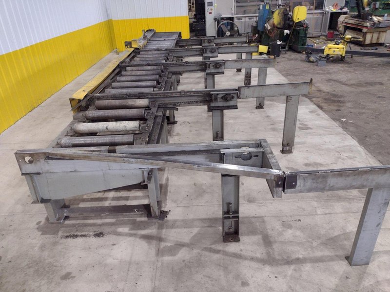 30' LONG POWERED ROLLER CONVEYOR W/ BEAM TRANSFER ARMS: STOCK #20756