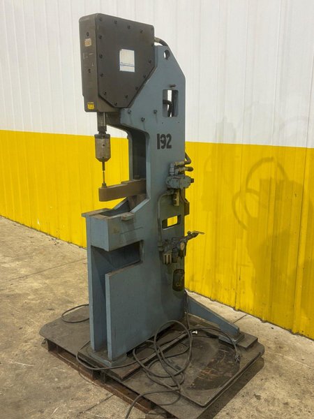 10 TON BTM MODEL #P10F TOG-L-LOC AIR TOGGLE SHEET METAL PRESS: YOBRO #24796