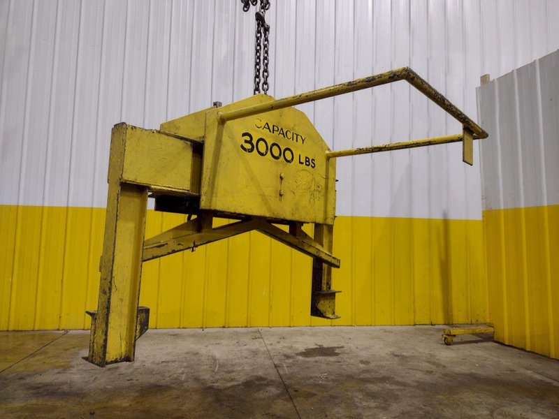 3,000 LBS CALDWELL MOTORIZED COIL GRAB LIFTER: STOCK #22717